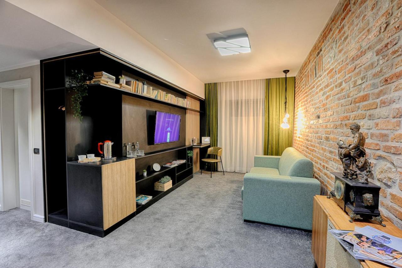 Nani Nani Boutique Hotel Brasov Bagian luar foto