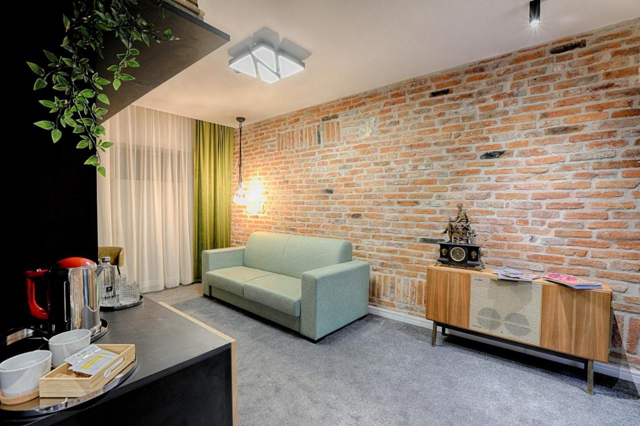 Nani Nani Boutique Hotel Brasov Bagian luar foto
